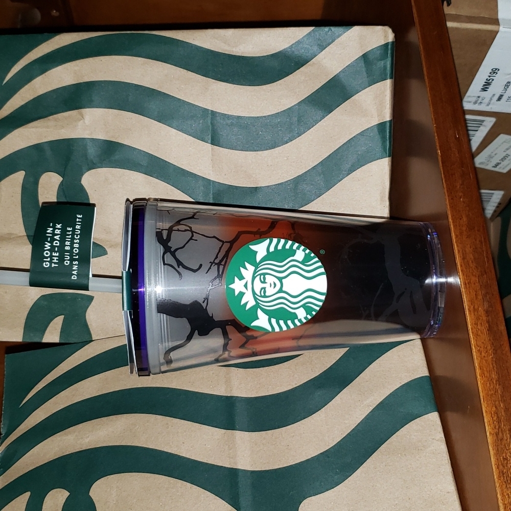 Starbucks NWT Fall 2022 Raven's Perch Glow in the Dark Cold Cup 16 oz.